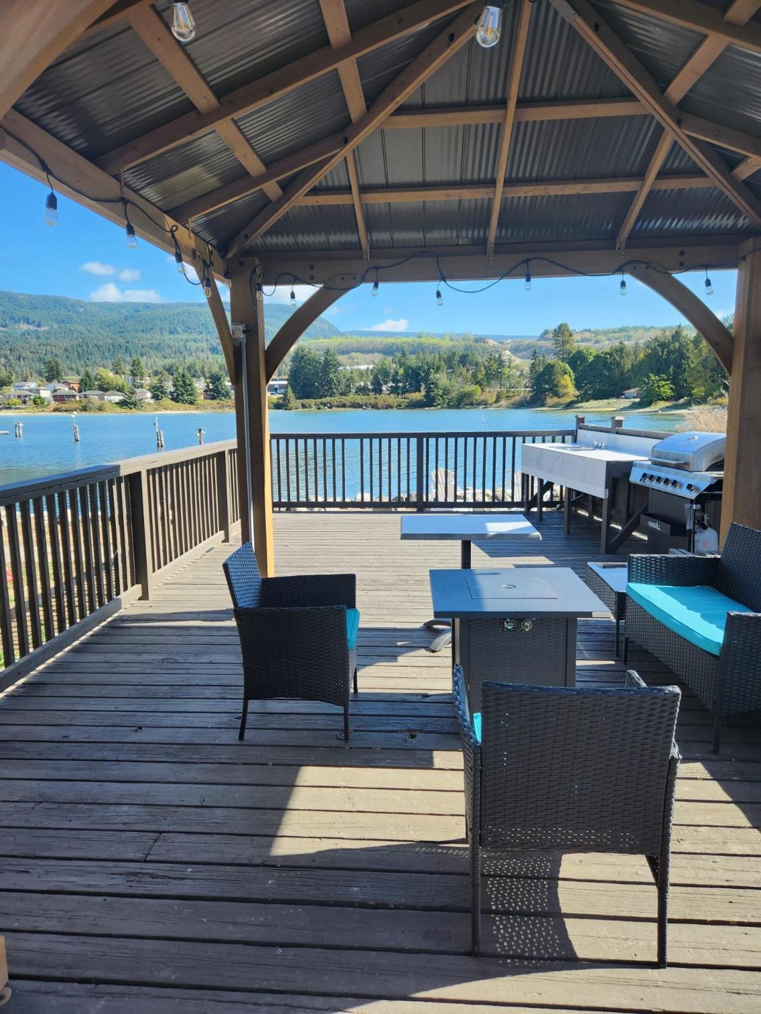 세첼트 The Spot At Porpoise Bay 모텔 외부 사진